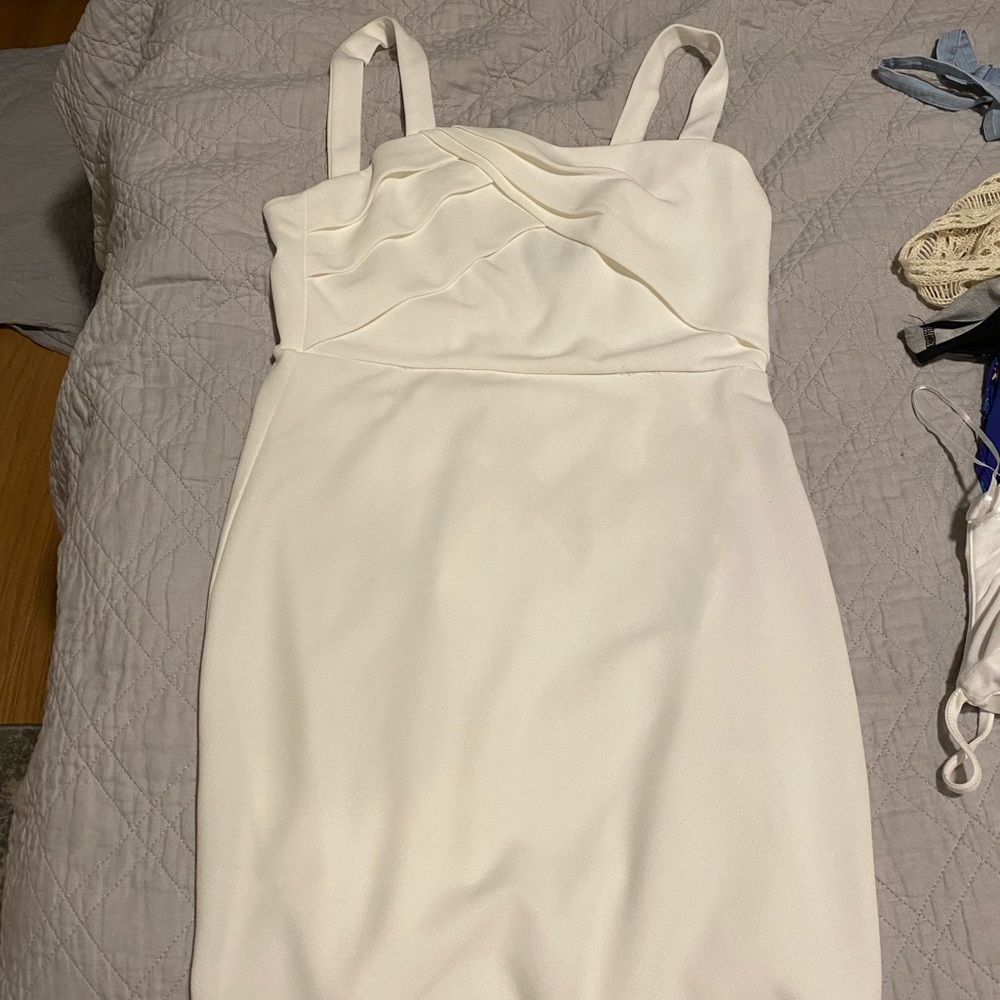 White bodycon dress